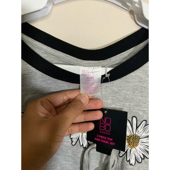 No Boundaries Juniors Women Ringer Tee with Mask Top Shirt Size XL - NWT - Picture 3 of 7